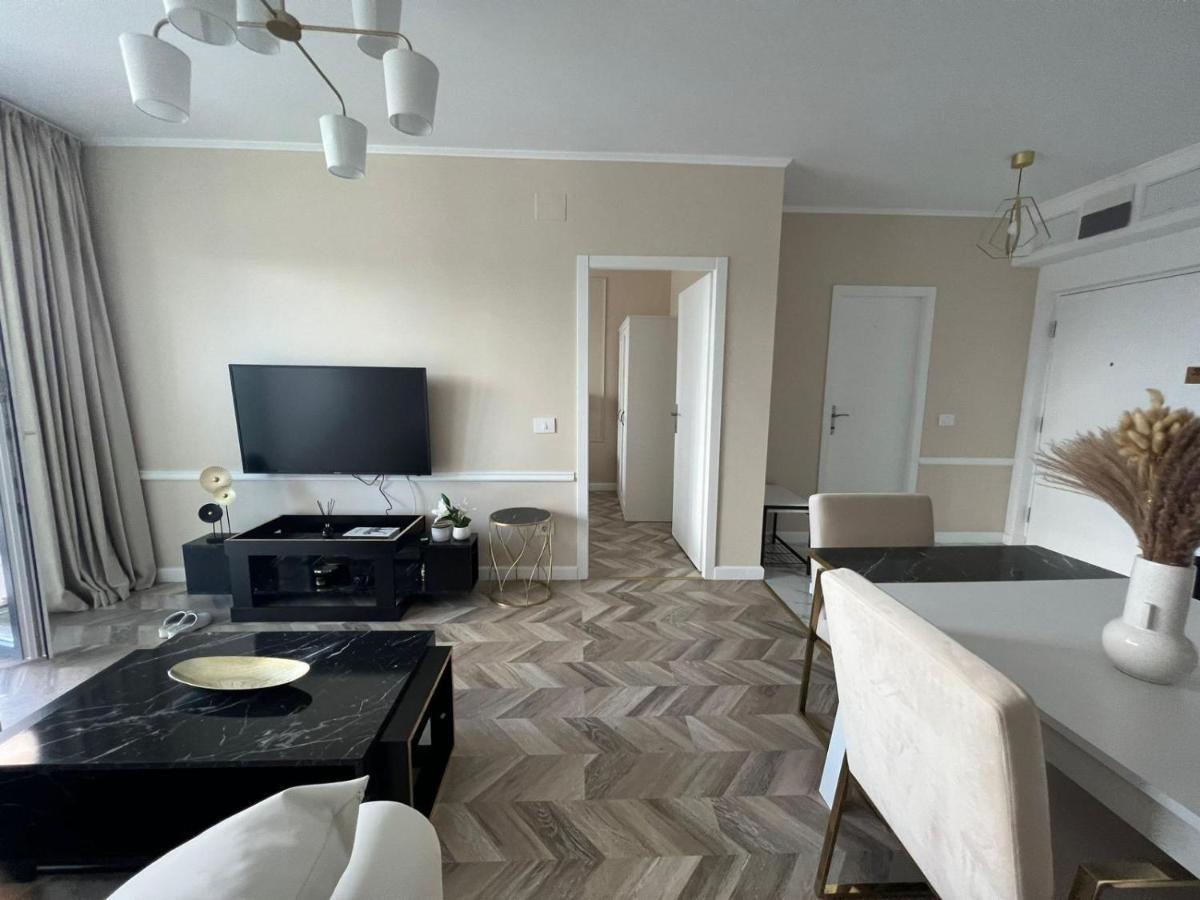 Glim Suite Oradea Eksteriør billede